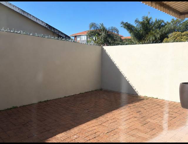 3 BEDROOM TOWNHOUSE FOR SALE IN ESSENWOOD